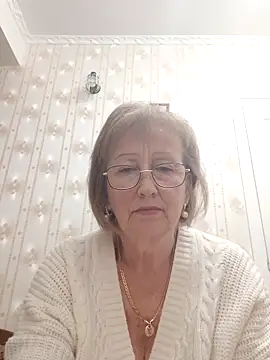 Snapshot of AlikaSwan5821 chatting on October 24, 7:21 pm AlikaSwan5821 online show from October 24, 7:21 pm