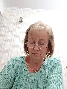 Snapshot of AlikaSwan5821 chatting on October 12, 7:05 pm AlikaSwan5821 online show from October 12, 7:05 pm