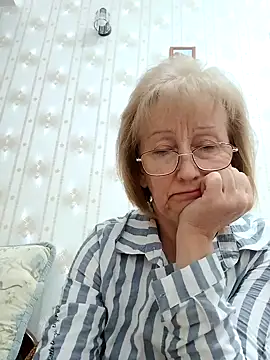 Snapshot of AlikaSwan5821 chatting on October 5, 8:58 pm AlikaSwan5821 online show from October 5, 8:58 pm