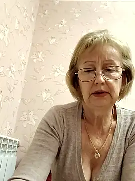 Snapshot of AlikaSwan5821 chatting on September 26, 1:31 pm AlikaSwan5821 online show from September 26, 1:31 pm