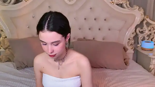 LANA MILANO online show from October 30, 11:33 am