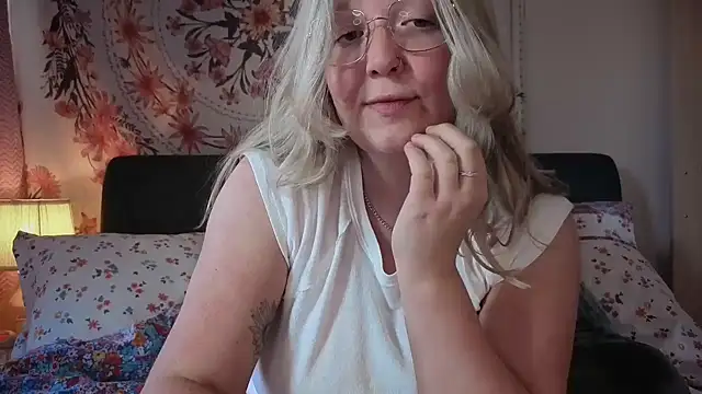 Daisyxoxo  online show from June 13, 9:07 am