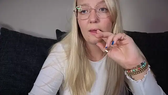 Snapshot of Daisyxoxo_ chatting on October 30, 9:16 pm Daisyxoxo online show from October 30, 9:16 pm