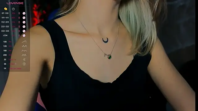 Snapshot of MiSeki chatting on October 31, 12:12 am MiSeki online show from October 31, 12:12 am