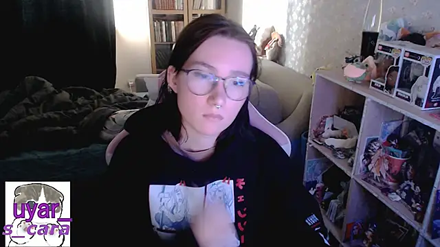 Snapshot of s_cara chatting on September 25, 8:57 am s cara online show from September 25, 8:57 am