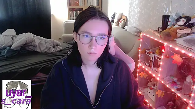 Snapshot of s_cara chatting on October 19, 11:34 am s cara online show from October 19, 11:34 am