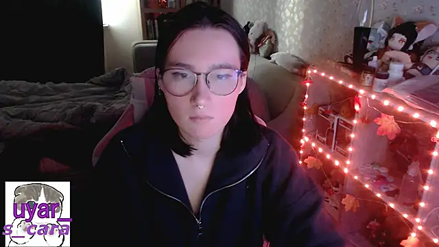 Snapshot of s_cara chatting on October 18, 6:27 am s cara online show from October 18, 6:27 am