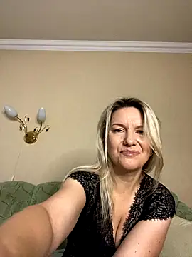 AliceSwan4011 online show from November 2, 5:00 am