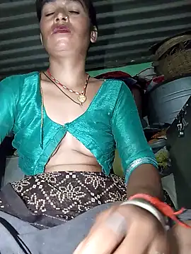 Snapshot of MISS_LOVE_001 chatting on September 29, 6:24 pm MISS LOVE 001 online show from September 29, 6:24 pm