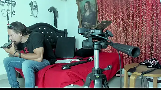 Snapshot of RocoAndHisGirls chatting on October 3, 7:52 pm RocoAndHisGirls online show from October 3, 7:52 pm