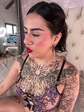 VixenBunnyy online show from September 10, 7:41 am