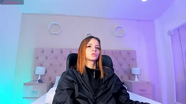 Snapshot of MadisonSky_ chatting on October 30, 11:55 am MadisonSky online show from October 30, 11:55 am