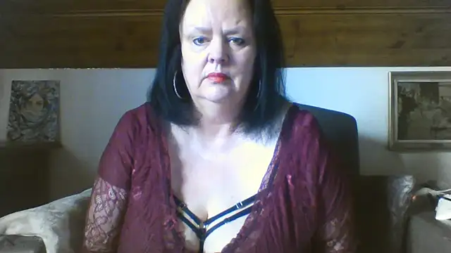 TiffanyMature online show from April 14, 6:13 am