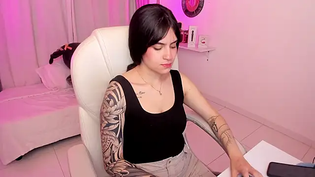 Snapshot of kurito_ chatting on October 19, 3:19 am kurito  online show from October 19, 3:19 am