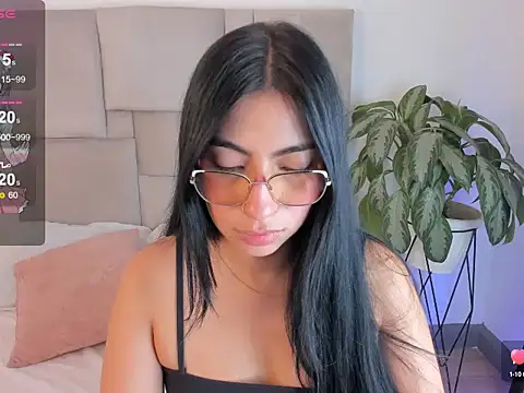 laurenn smith online show from September 12, 2:02 pm