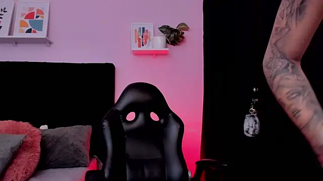 emmabridgerton online show from October 10, 9:52 pm