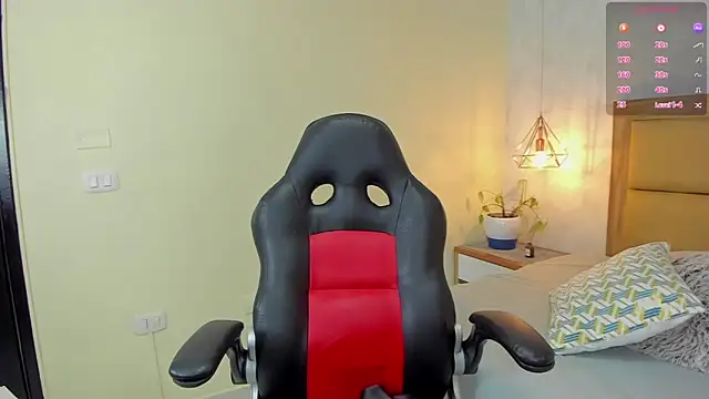 Snapshot of MELISSAROUGE chatting on October 20, 7:39 pm MELISSAROUGE online show from October 20, 7:39 pm