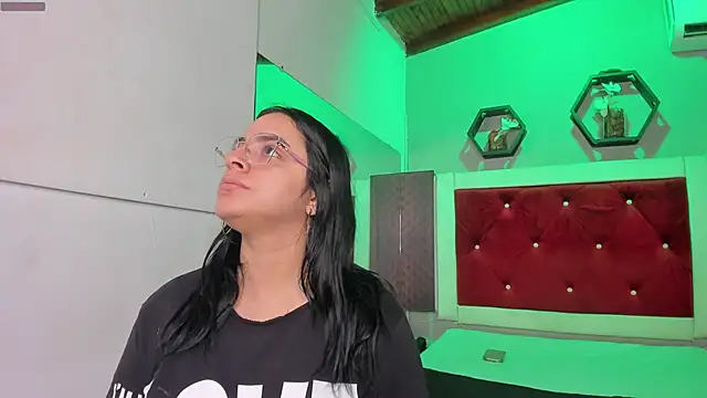 StrapSwingers online show from September 29, 7:30 pm