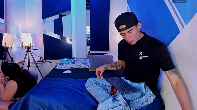 StrapSwingers online show from October 20, 7:50 pm