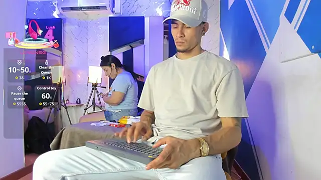 StrapSwingers online show from October 6, 8:02 pm