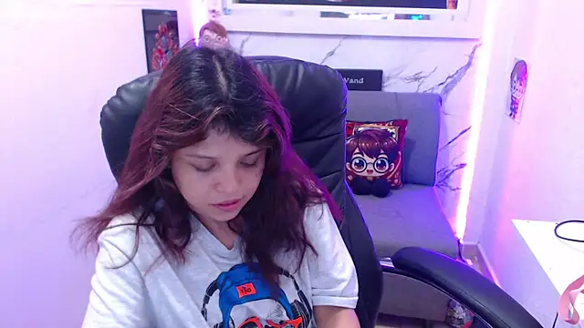 minnie cake online show from November 11, 9:45 pm