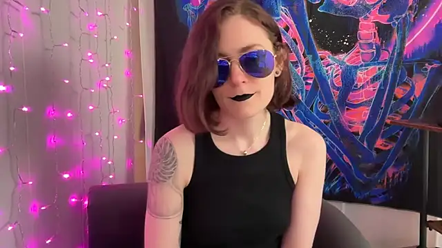 Snapshot of mistressannafoxx chatting on October 10, 8:58 pm mistressannafoxx online show from October 10, 8:58 pm