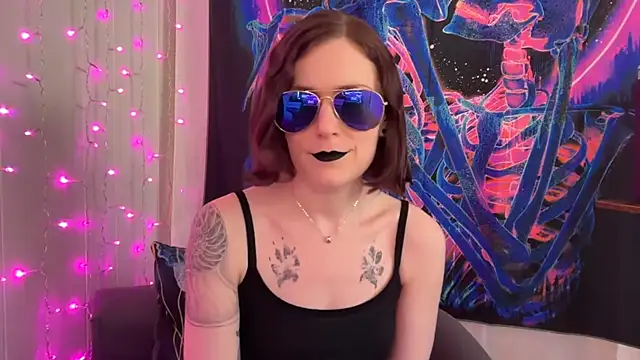 Snapshot of mistressannafoxx chatting on September 17, 9:13 pm mistressannafoxx online show from September 17, 9:13 pm