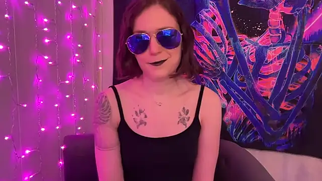 Snapshot of mistressannafoxx chatting on September 29, 5:18 pm mistressannafoxx online show from September 29, 5:18 pm