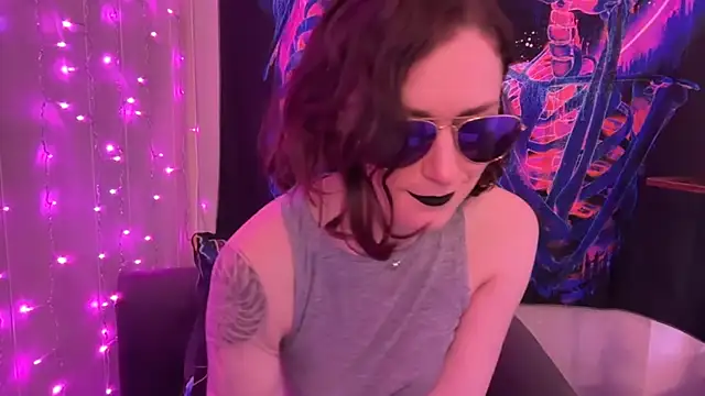 Snapshot of mistressannafoxx chatting on October 5, 1:10 am mistressannafoxx online show from October 5, 1:10 am