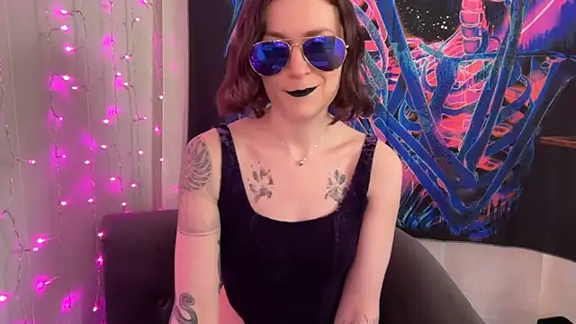 Snapshot of mistressannafoxx chatting on September 26, 9:45 pm mistressannafoxx online show from September 26, 9:45 pm