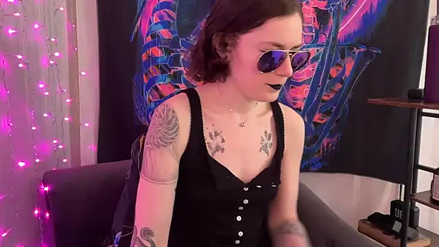 Snapshot of mistressannafoxx chatting on September 30, 9:08 pm mistressannafoxx online show from September 30, 9:08 pm