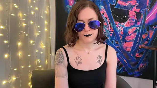 Snapshot of mistressannafoxx chatting on October 9, 8:57 pm mistressannafoxx online show from October 9, 8:57 pm