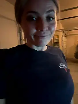 M1l3yD3w online show from January 9, 2:05 am