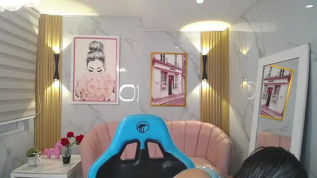 Snapshot of Jade_Jones_a chatting on October 28, 3:45 am Jade Jones a online show from October 28, 3:45 am