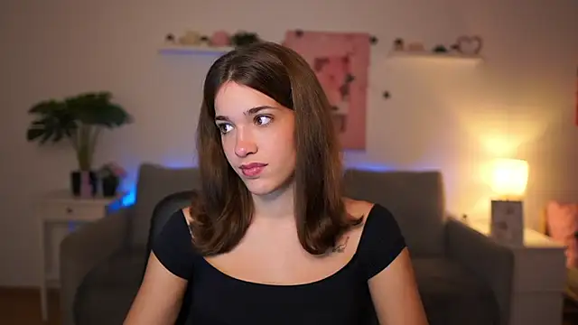 kissie cat online show from October 21, 1:15 pm