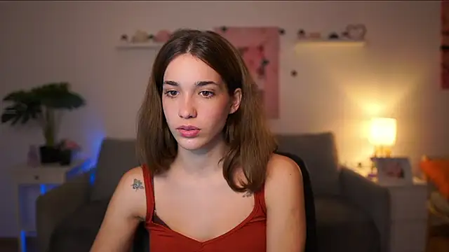 kissie cat online show from October 1, 6:13 pm