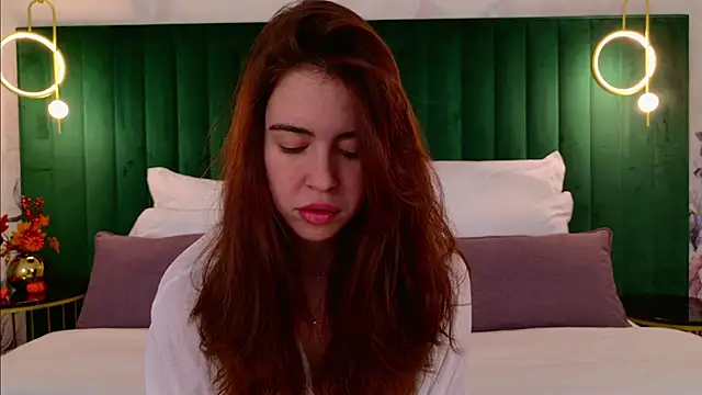 KimberlyBond online show from September 25, 3:33 pm