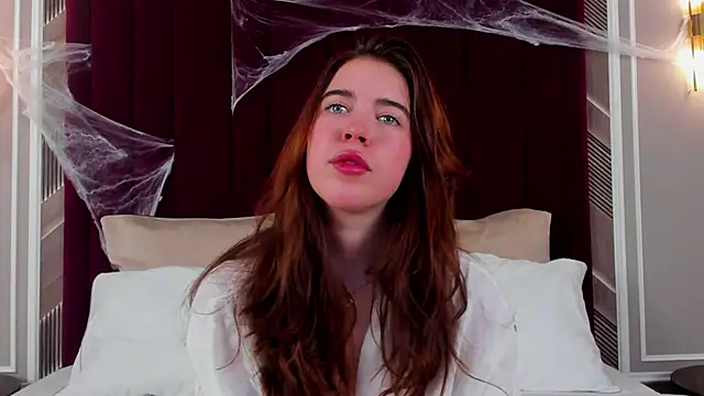 KimberlyBond online show from October 29, 3:25 pm