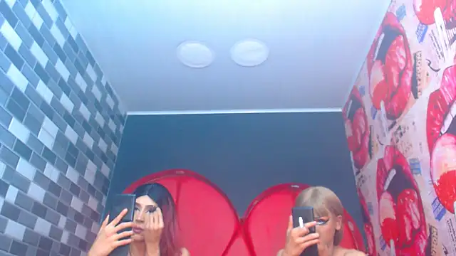 Snapshot of julessxcharlotte chatting on October 29, 2:31 pm julessxcharlotte online show from October 29, 2:31 pm