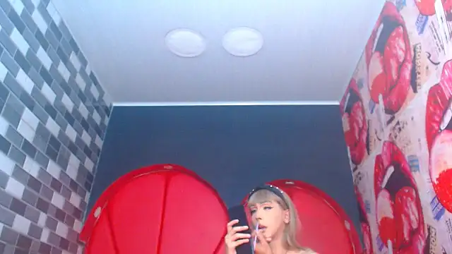 Snapshot of julessxcharlotte chatting on October 22, 2:11 pm julessxcharlotte online show from October 22, 2:11 pm