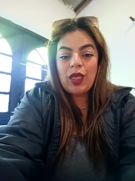 Mia-Glow online show from February 19, 1:43 pm