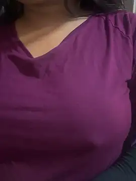 Snapshot of Maggi-is-back chatting on September 17, 3:26 am Maggi-is-back online show from September 17, 3:26 am