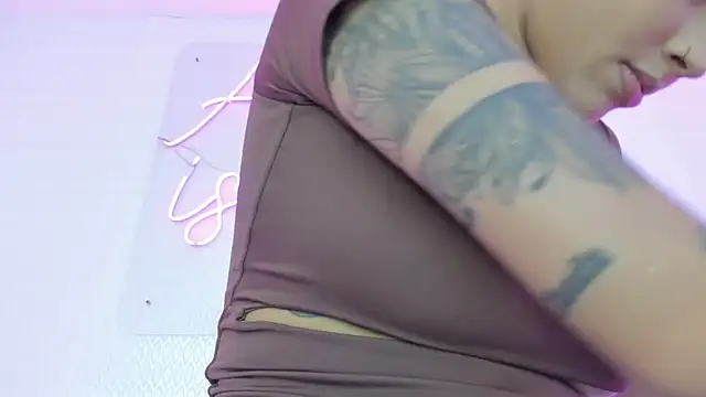 Venus nite online show from November 4, 8:47 pm