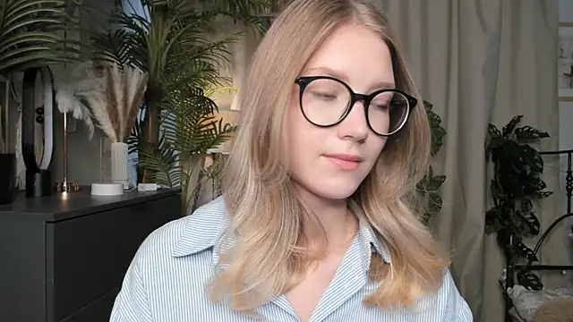 ChinBonnell online show from October 18, 10:18 am