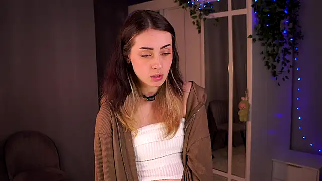 VernonKnapik online show from October 10, 8:25 pm