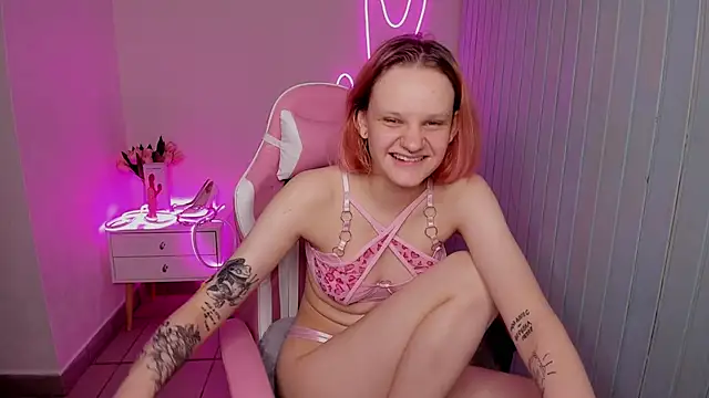 Snapshot of Elieiza_xo chatting on October 8, 9:35 am Elieiza xo online show from October 8, 9:35 am