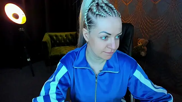 Anna Snows online show from April 8, 4:20 pm