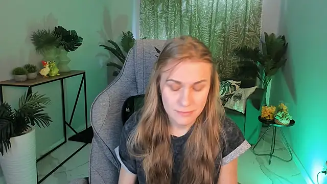 VanessaMates online show from October 20, 5:43 am