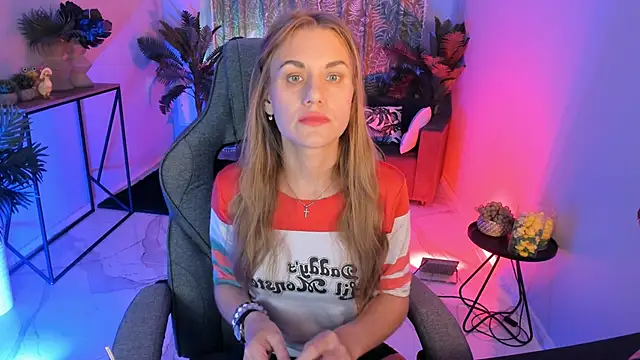 VanessaMates online show from October 2, 5:45 am