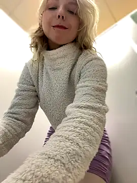 EveLittleSinner online show from September 24, 9:19 am